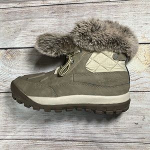 Women's Bearpaw Becka Waterproof Winter Ankle Snow Boots Size 7